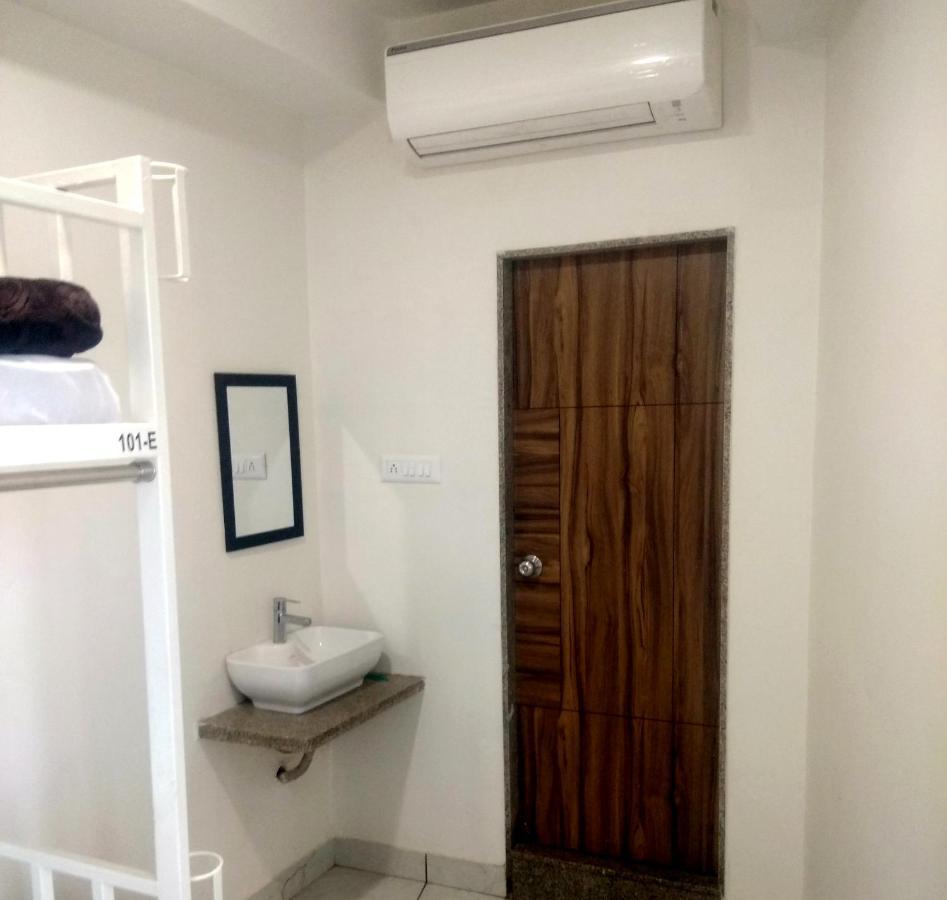 Hotel Milan Ahmedabad Exterior foto