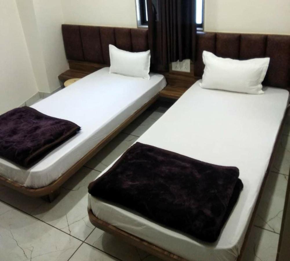 Hotel Milan Ahmedabad Exterior foto