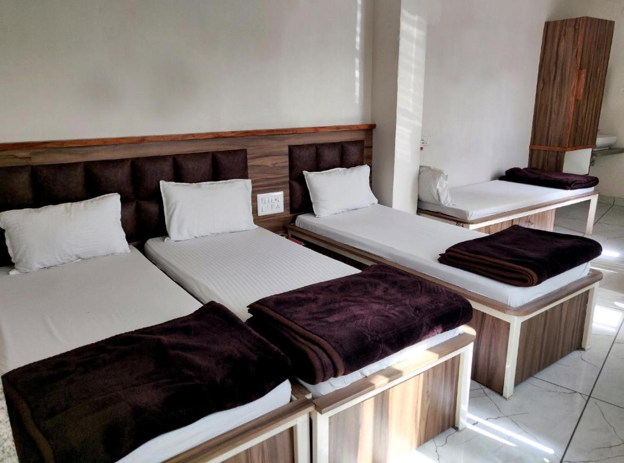 Hotel Milan Ahmedabad Exterior foto